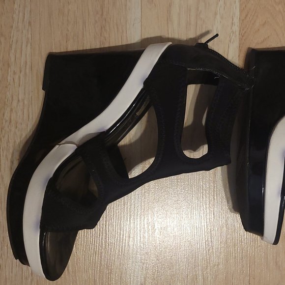 Simply Vera Platform Wedge - Picture 2 of 7